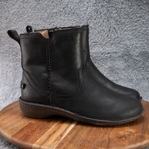 UGG Neevah Shearling Lined Leather Ankle Boot in Black Women’s Size 10